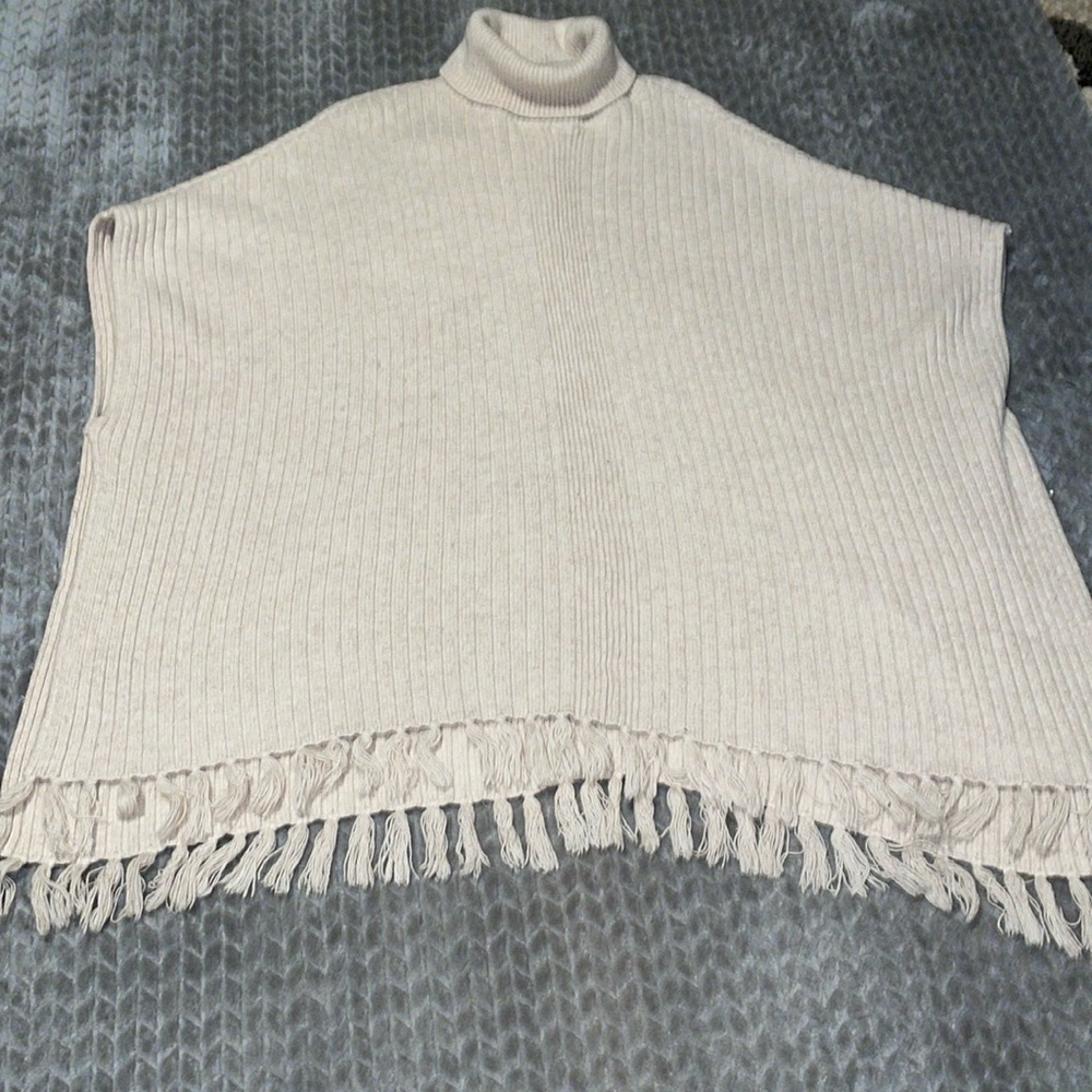 GAP‎ Cableknit turtleneck poncho.  OS/ One Size.